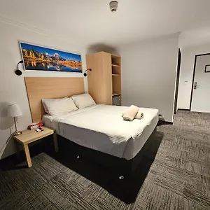 Econo Rivervale Perth